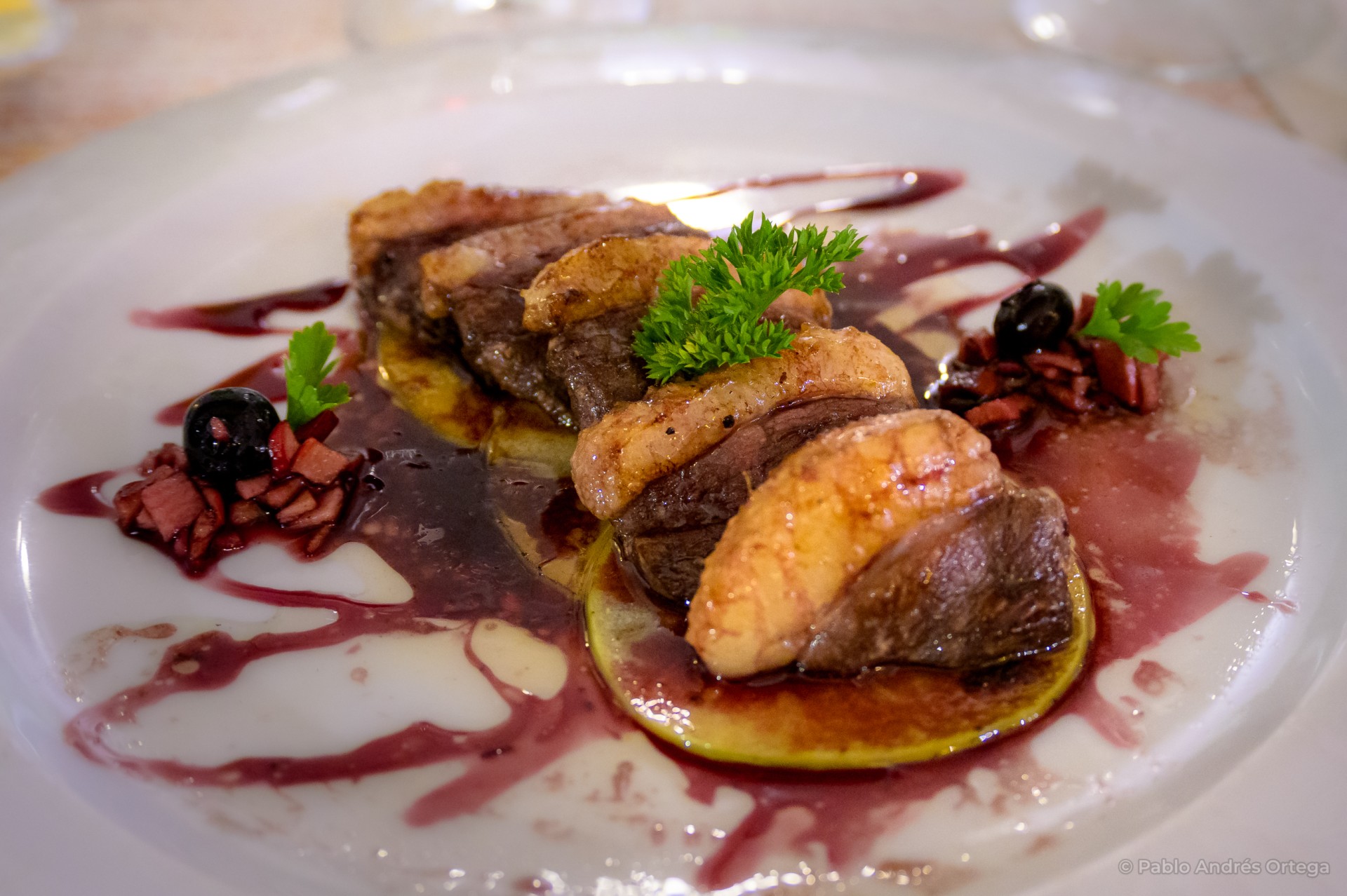 magret-de-pato-restaurante-le-relais-gourmand-vacaciones-hotel-grand-sirenis-punta-cana.jpg Plato magret de pato con salsa