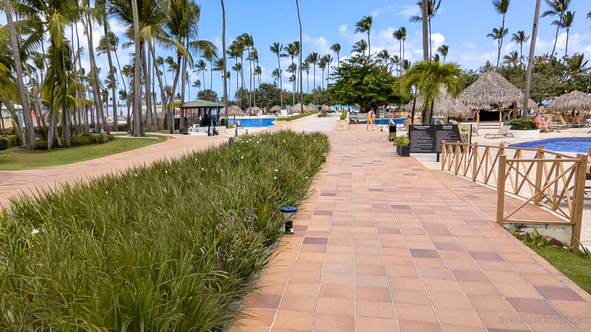 senderos-vacaciones-hotel-grand-sirenis-punta-cana-2500-nowm-pxl-20260325-161330985.jpg Senderos piscinas hotel Grand Sirenis Punta Cana