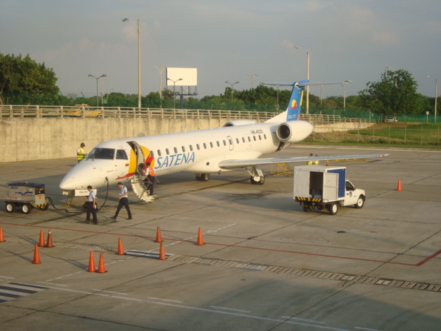 Embraer erj145 con destino La mina( SKLM)