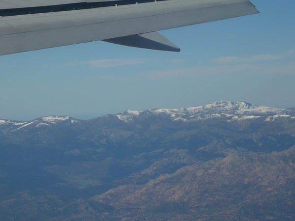 Nevados cercanos a MAD: según me dijeron, en invierno hay pistas de sky cercanas a MAD!!... no se logró esta vez. Aún entrando la primavera, se aprecian las copas nevadas.