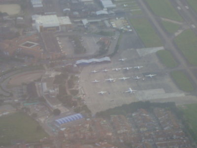 rodeamos el aeropuerto y la ciudad para perder altiud