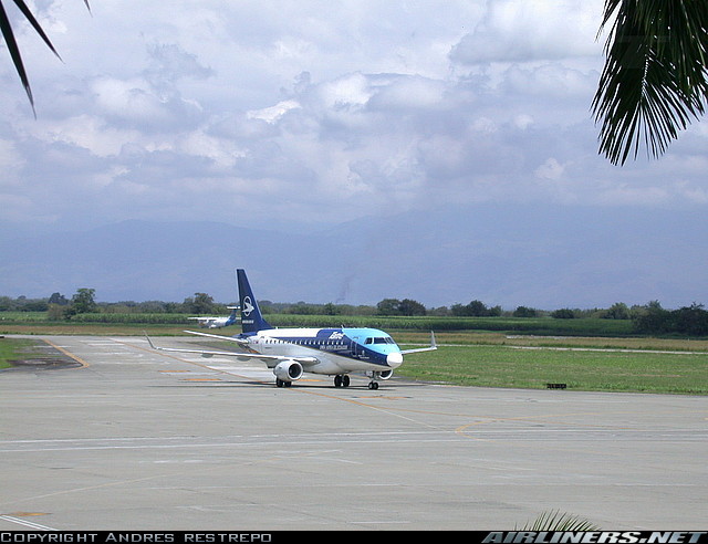 embraer 170, foto tomada en 2007