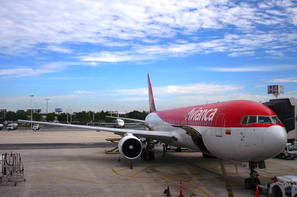 Difícil ver un B763 de AVA acá...