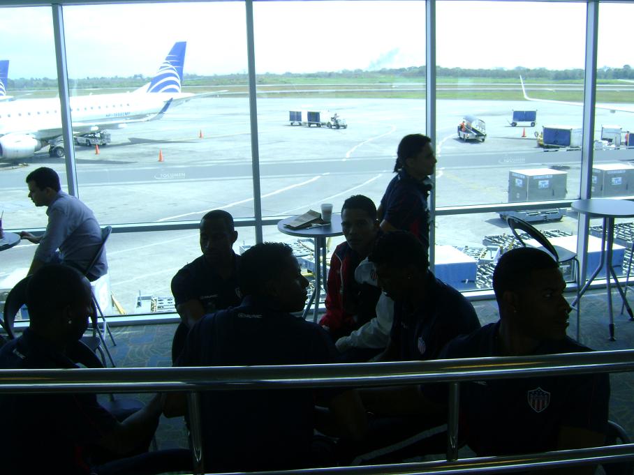 Ya de regreso me encuentro con el JUNIOR DE BARRANQUILLA!!! en su viaje a Montevideo suerte equipo!!!