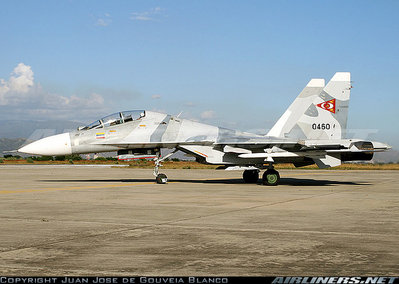 Su-30 con el misil AA-10A (R-27)