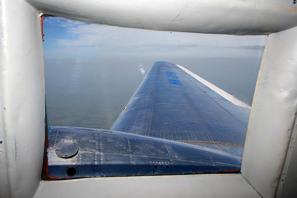 La ventana, el motor, el ala y la selva