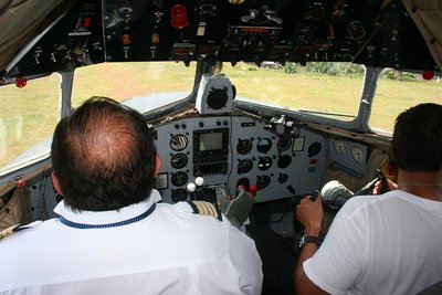 Acomodando el avión sobre la &quot;plataforma&quot;