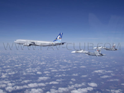 KC-137 reabasteciendo a Su-30