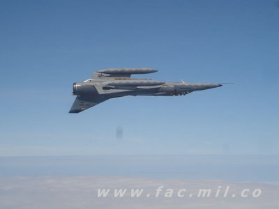 Acrobacia_en_Kfir_800[1].jpg