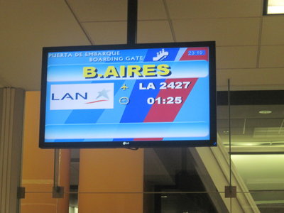 vuelo LP2427 con destino Buenos Aires, a tiempo: 1:25, q emoción!!