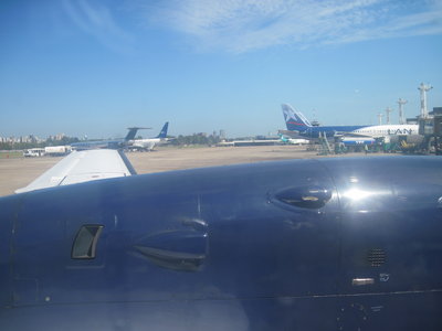 vista de un A320 de LAN Argentina, un MD80 de Austral y un Boeing 737-700 de Aerolíneas Argentinas