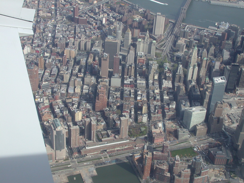 distrito de chelsea con la salida del holland tunnel abajo y el brooklyn bridge arriba, se ve canal street y china town