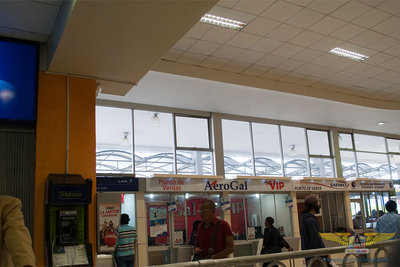 Counters Terminal Nacional UIO