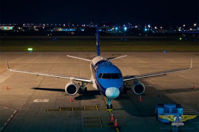 Tame E-Jet at night GYE