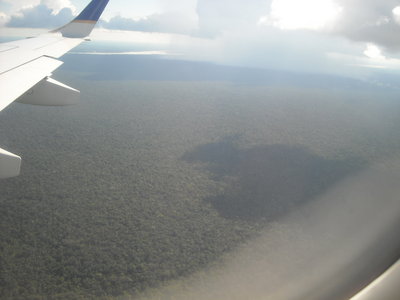 Sombras de las nubes proyectadas en la selva.