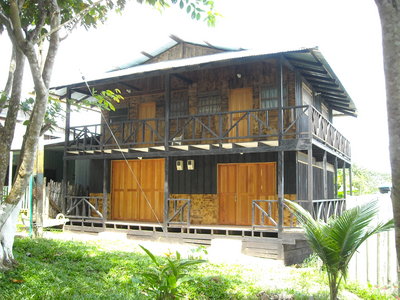 Casas típicas de Puerto Nariño (Amazonas)