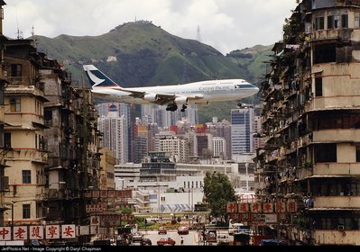 Aeropuerto Internacional Kai Tak. http://planetagadget.com/wp-content/uploads/2007/10/kaitak.jpg