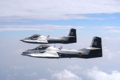 Avión T-37C de la Fuerza Aérea Colombiana FAC 2121