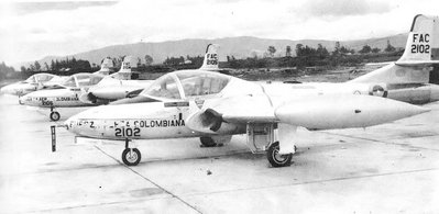 FAC2102 (Acompañado del FAC2105, FAC2104 y al parecer el FAC2103) - Foto: Fuerza Aérea Colombiana