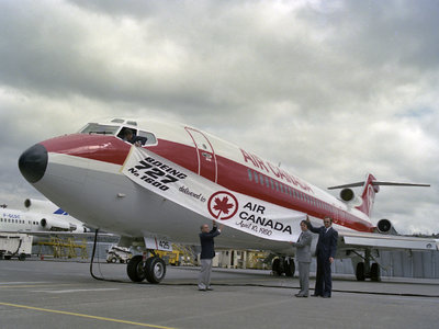 B727-200 entregado a air canada por boeing en everett, WA. 1980