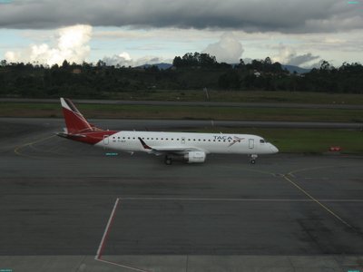 EMBRAER 190