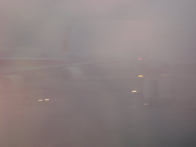 Ya aterrizados en Bogotá, lastima la foto, pero justo mi ventana tenia una mancha justo en medio