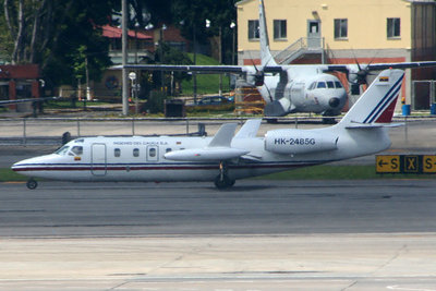 Ingenio del Cauca y a continuación algunos de esos pequeños de charter o negocios que son poco comunes y con los que me he puesto como cansón, pero es porque también hacen parte de la aviación colombiana =). Foto: Javier Franco TOPPER