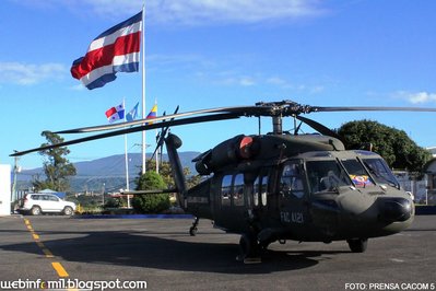 UH-60 BlackHawk (FAC 4121) en territorio costarricense.