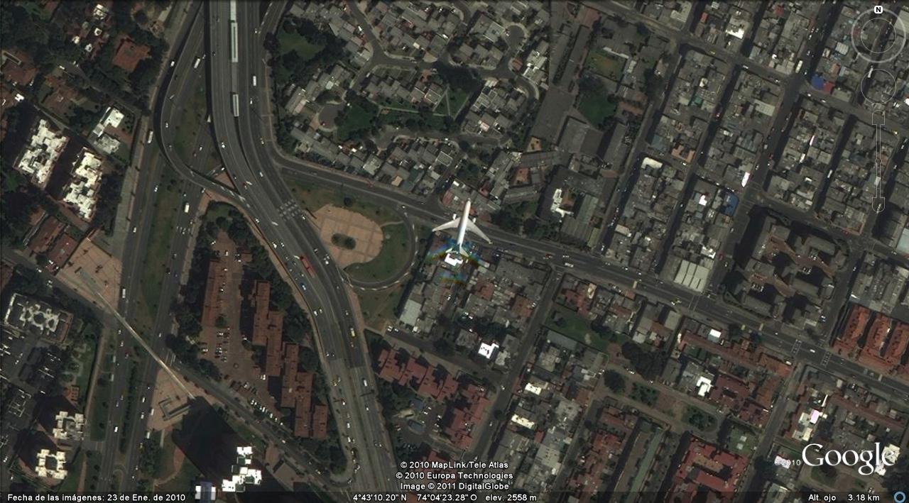 Me encontré esto en GE: despegando de Bogotá, pasando sobre la Avenida Suba con Avenida Boyacá.