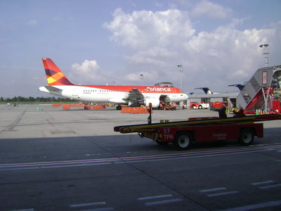 N345AV en posicion