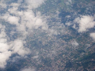 Sobrevolando Colombia. En esta parte del Vuelo habian unas turbulencias que nunca en mi vida habia vivido.