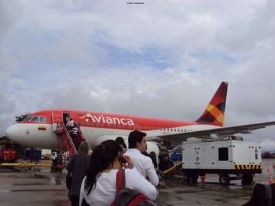 Avianca A318 &quot;Babybus&quot; Serial number 2358. Reg: N592EL. Tomada en el Aeropuerto Internacional Palonegro - IATA: BGA, OACI: SKBG