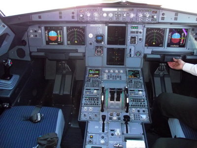 TIPICA FOTO DEL COCKPIT DE A320