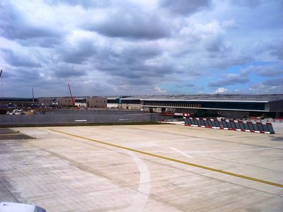 El aeropuerto en obra en estos momentos, ampliándose y construyendo más terminales.