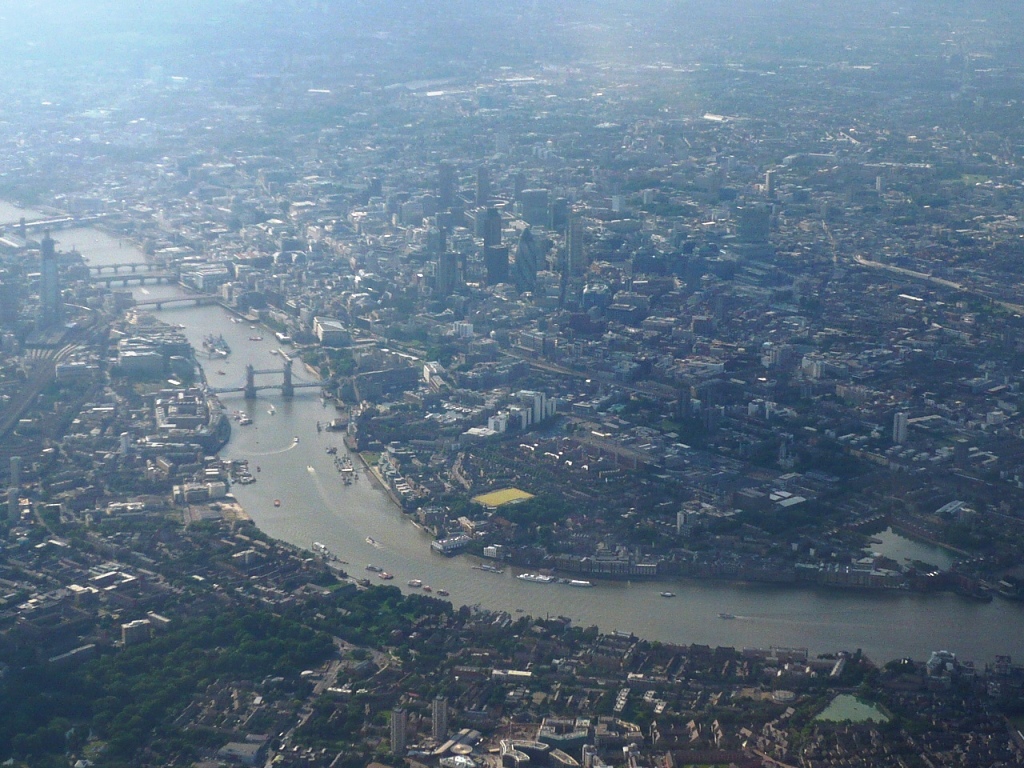 Una panorámica del Río Támesis y una pequeña partes de Londres. Maravillosa ciudad.