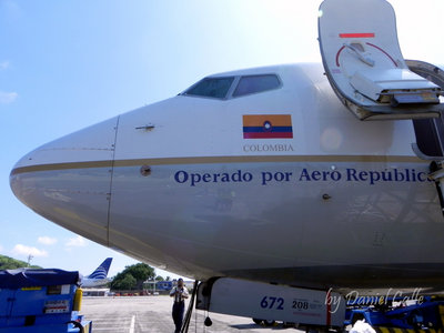 &quot;Operado por AeroRepublica&quot; B737-700 SKSP