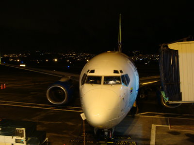 Llegando a tiempo, procedente de Bogota. B737-700