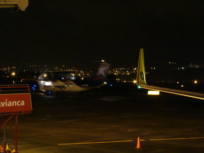 Q-200 con los colores de LAN<br />Este vuelo como el 8303 no estaba &quot;planillado&quot; corresponde al vuelo entre MZL y BOG, La Nubia estaba cerrado (vease clima) y a los pasajeros los transportaron por tierra desde Manizales y aquí continuaron con su vuelo.