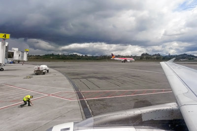 Vista desde mi lugar, gran CB al norte del aeropuerto.