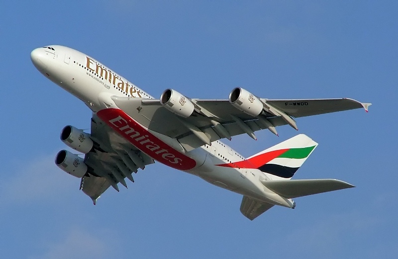 [url]http://edunewscolombia.com/2010/06/08/emirates-compra-a-airbus-32-aviones-a380-por-11-500-millones-de-dolares/[/url]