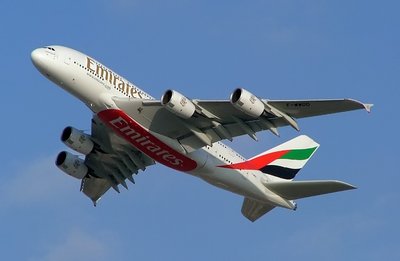 [url]http://edunewscolombia.com/2010/06/08/emirates-compra-a-airbus-32-aviones-a380-por-11-500-millones-de-dolares/[/url]