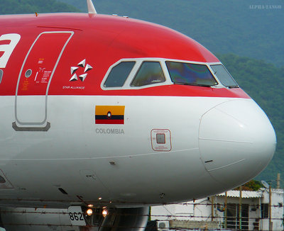 N862AV - Airbus A320-214 / Avianca (Star Alliance) Nota: Disculpas por el alambre.