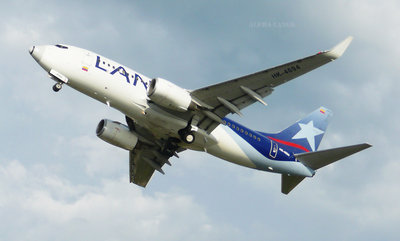 HK-4694 - Boeing 737-7Q8(WL) / Lan Airlines (Operado por Aires)