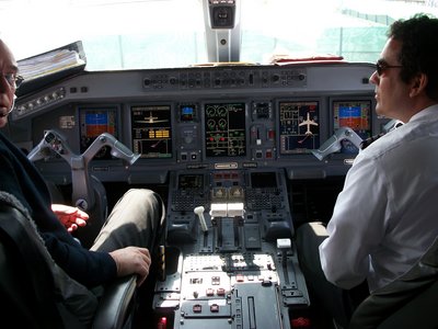 Cockpit del Embraer 190
