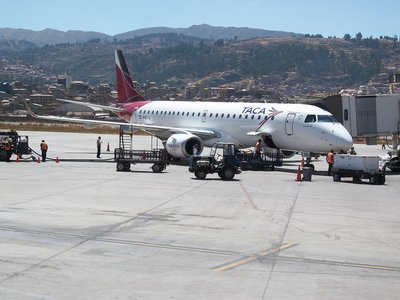 Mi avion en la Plataforma del aeropuerto de Cuzco