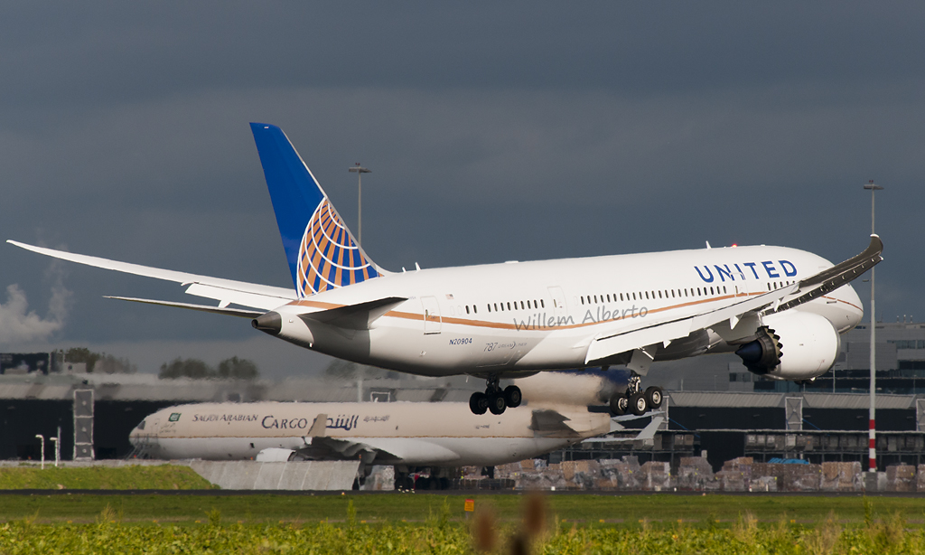 B787 dreamliner de United N20904