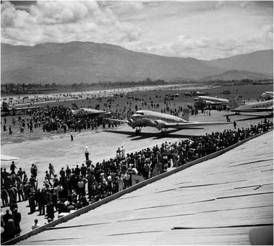 avione en el olaya herrera medellin.jpg