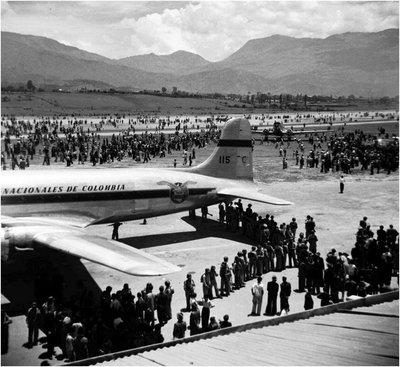 cola avianca en el viejo olaya herrera.jpg