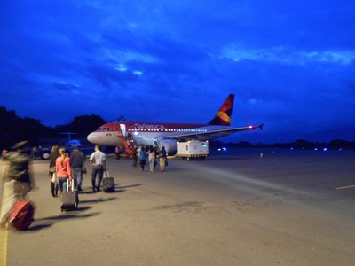 Dirigiéndome al Avión a las 5:45 am.