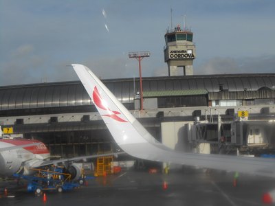 Bella imagen de la torre del aeropuerto.